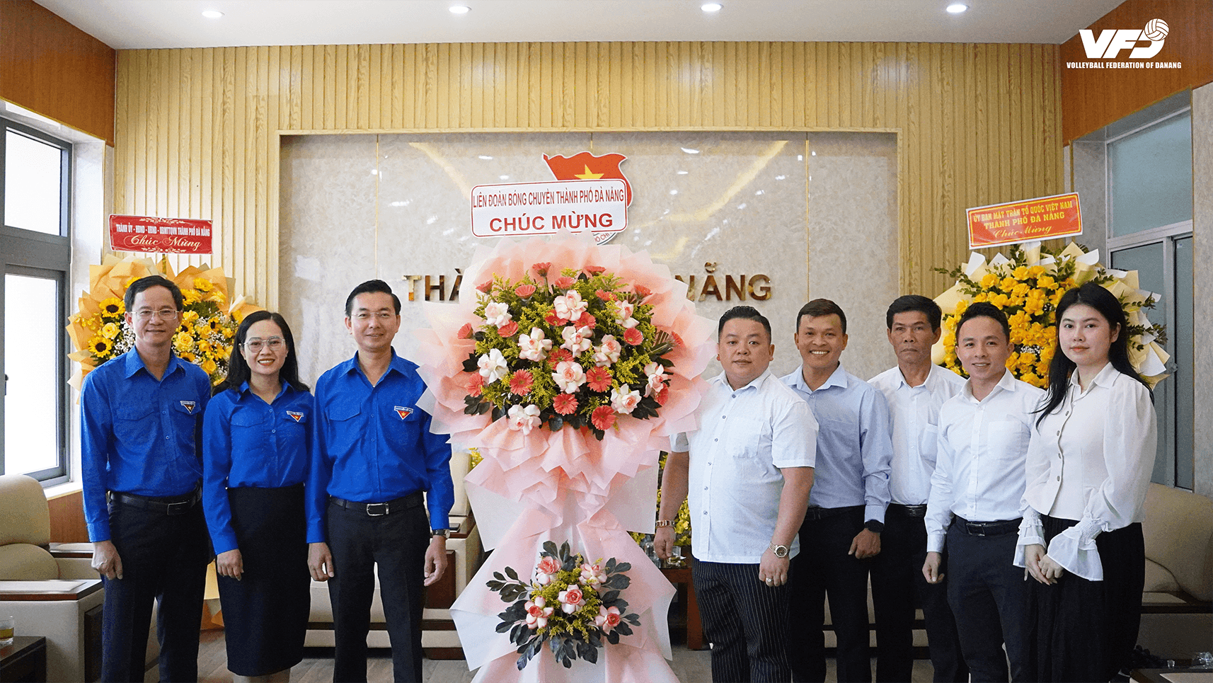 Liên đoàn Bóng chuyền Đà Nẵng thăm, chúc mừng Thành Đoàn nhân kỷ niệm 95 năm thành lập Đoàn